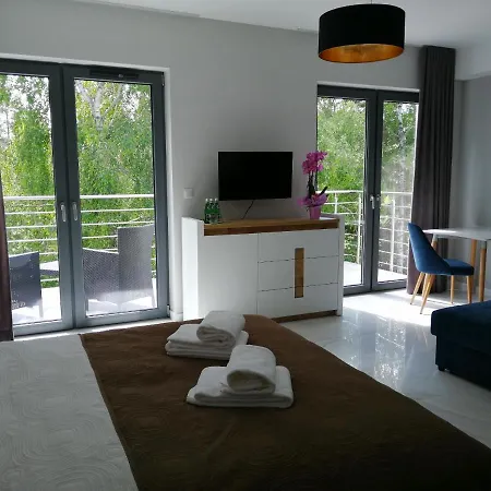 Szmaragdowa 10 미엘노