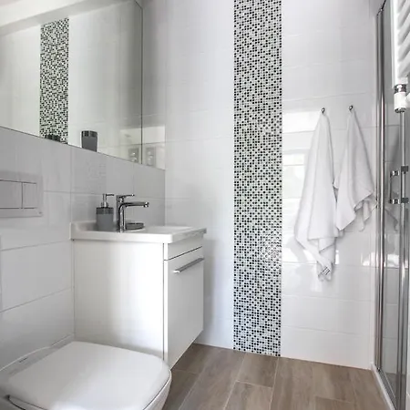 Szmaragdowa 10 Apartamento *